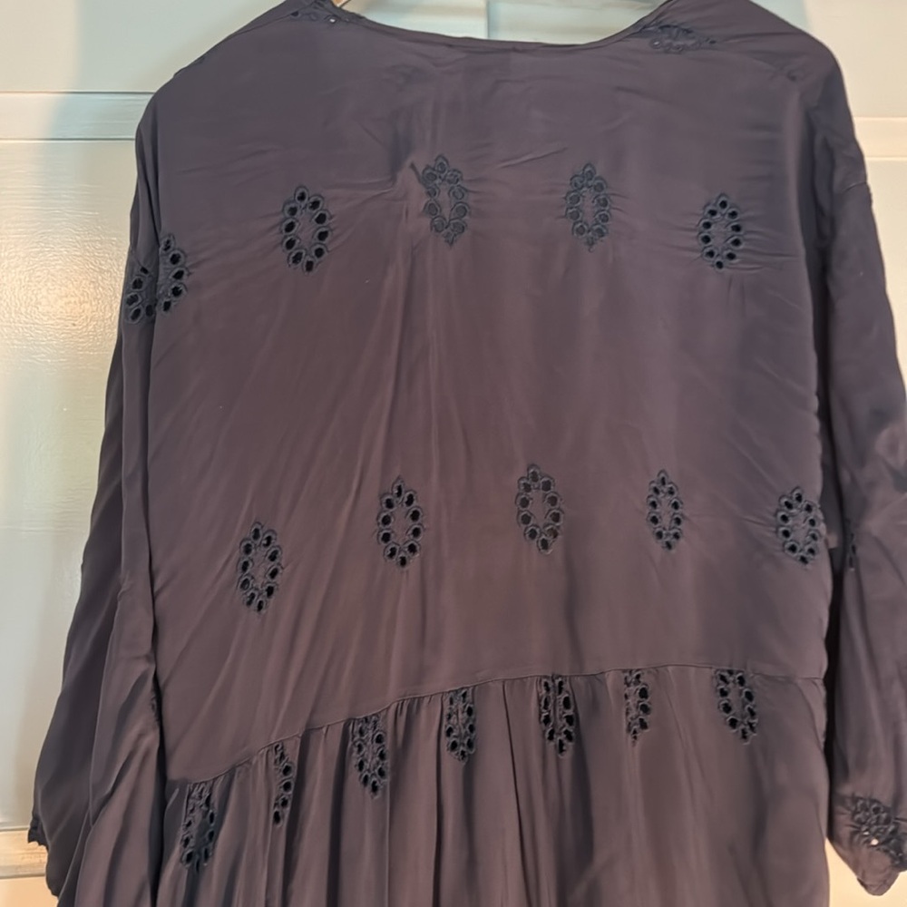 Robe - Picture 7 of 8